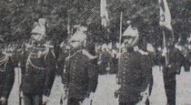 M. le général Lefèvre remet la médaille militaire aux nouveaux titulaires (L’Ouest 87 JO 11)